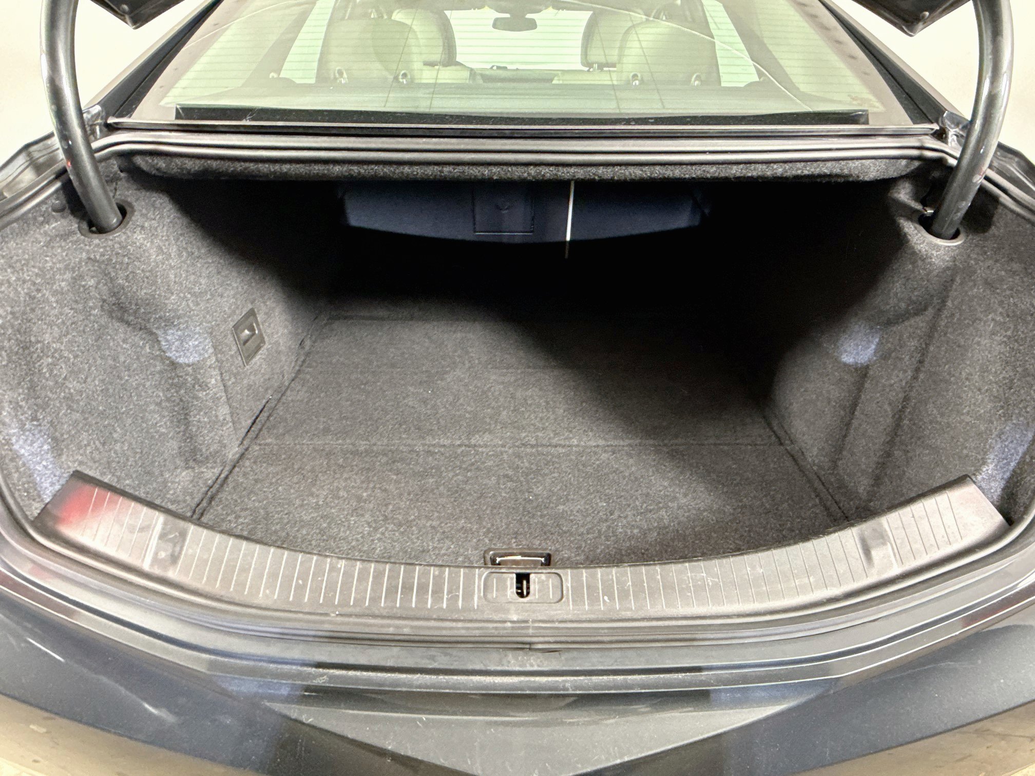 Used 2014 Cadillac XTS Luxury AWD/4WD image 32