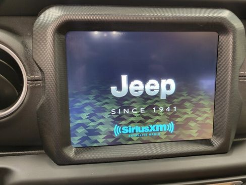 Used 2021 Jeep Wrangler Unlimited Sahara AWD/4WD image 55