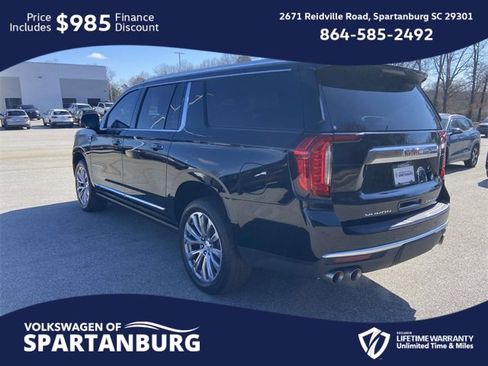 Used 2022 GMC Yukon XL Denali w/ Denali Premium Package image 5