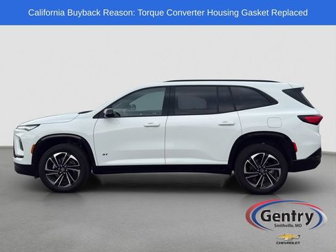 Used 2025 Buick Enclave Sport Touring FWD image 3
