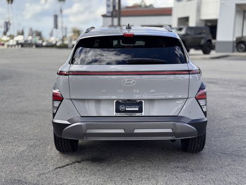 Used 2024 Hyundai Kona Limited image 11