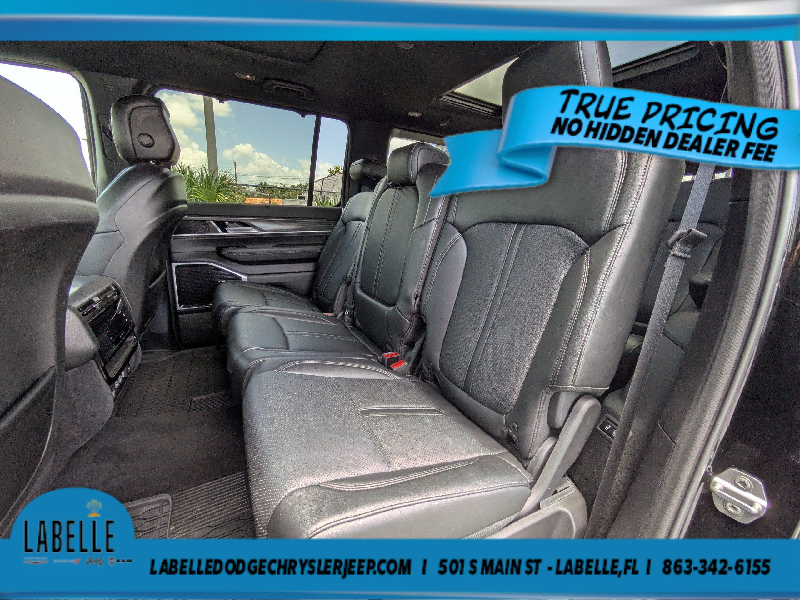 Used 2024 Jeep Wagoneer Series III w/ Premium Group I AWD/4WD image 14