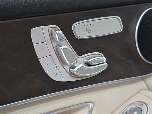 Used 2019 Mercedes-Benz GLC 300 4MATIC image 23