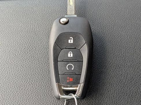 Used 2025 Chevrolet Trax LS w/ Driver Confidence Package FWD image 30