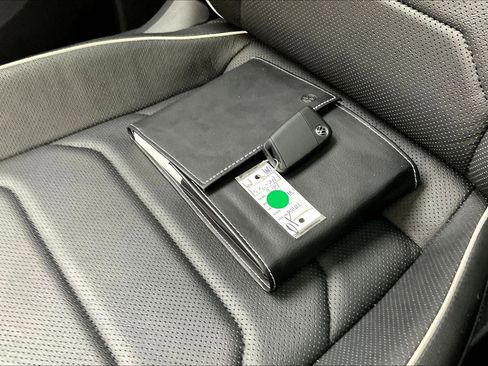 Certified 2024 Volkswagen Tiguan SEL R-Line image 11