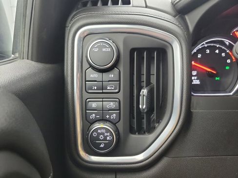 Used 2020 Chevrolet Silverado 1500 LTZ w/ LTZ Premium Package image 33