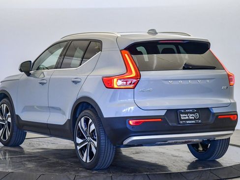 Certified 2025 Volvo XC40 B5 Plus image 2