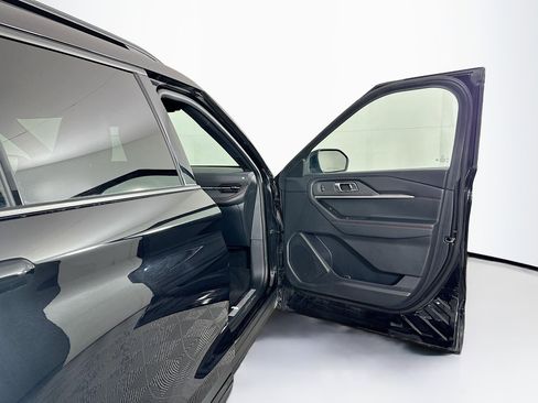 Used 2025 Ford Explorer ST-Line image 34