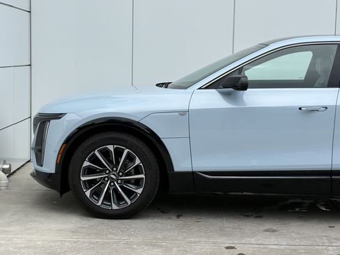 Used 2024 Cadillac Lyriq Sport AWD/4WD image 5