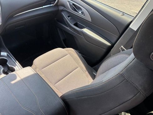 Used 2020 Chevrolet Traverse LT image 15