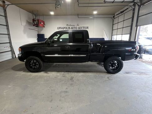 Used 2004 GMC Sierra 1500 SLE w/ Suspension Package, Off-Road image 2