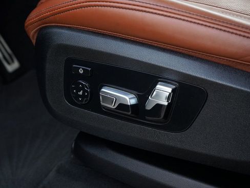 Used 2025 BMW X5 xDrive50e w/ M Sport Package image 29