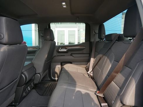 Used 2023 GMC Sierra 1500 SLE AWD/4WD image 8