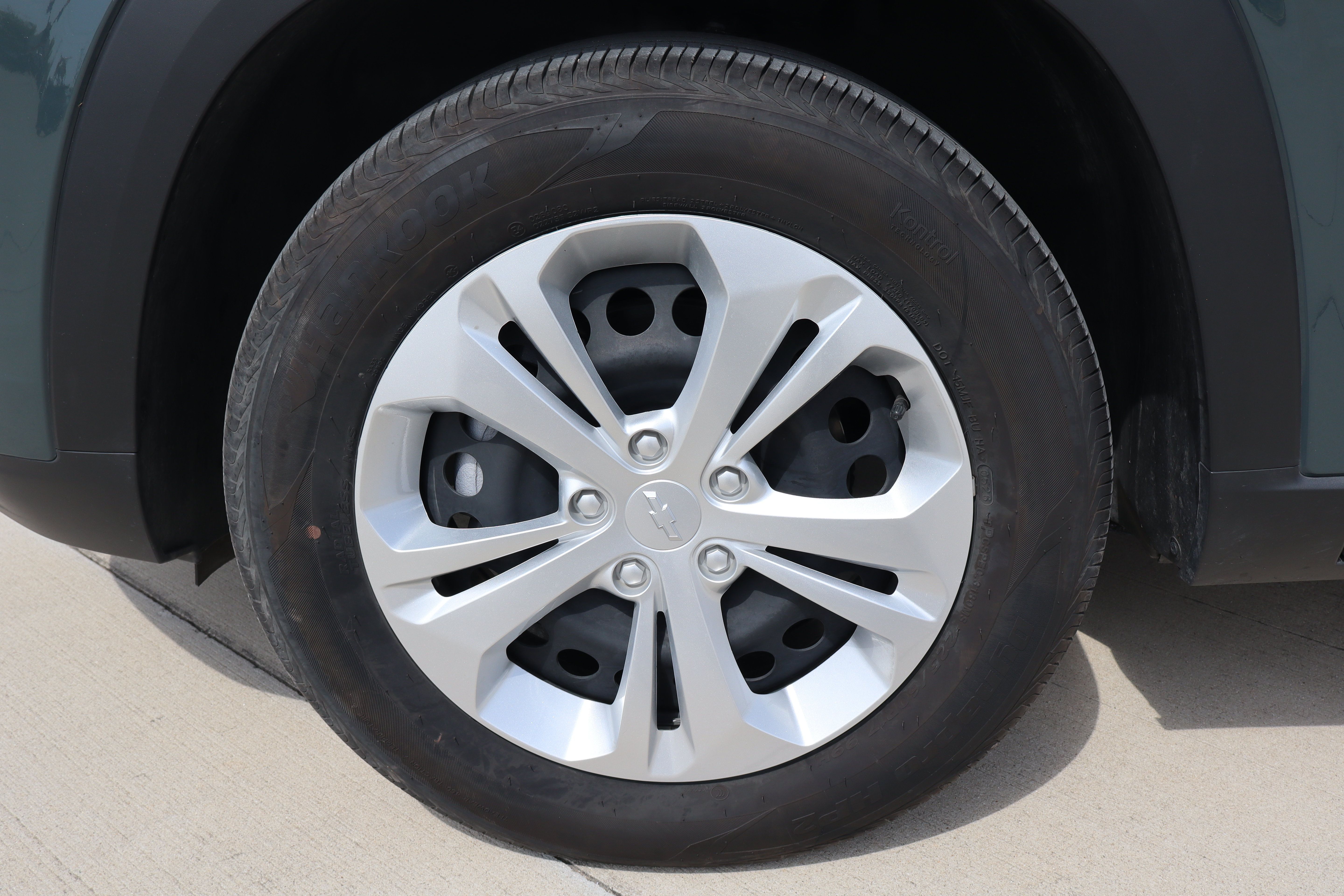 Used 2026 Chevrolet Trax LS FWD image 23