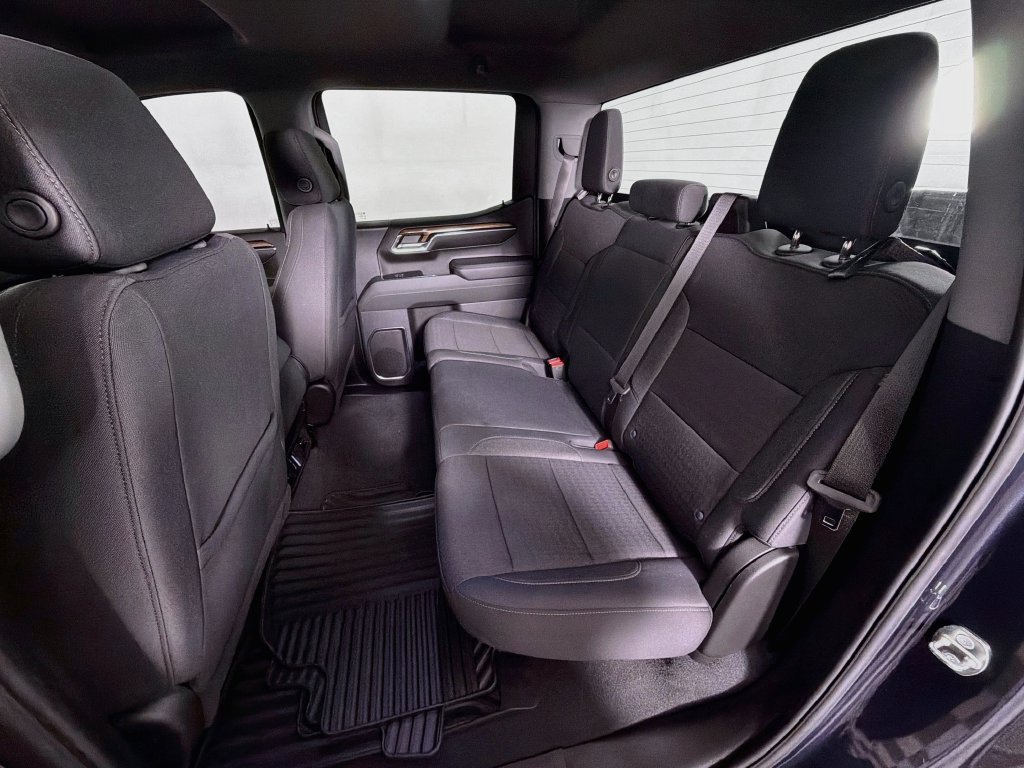 Used 2023 Chevrolet Silverado 1500 LT AWD/4WD image 24