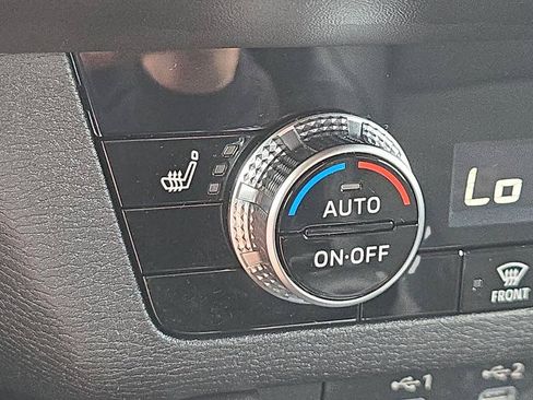 Used 2025 Mitsubishi Outlander SE FWD image 33