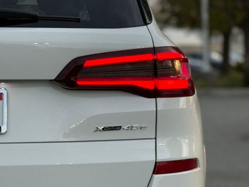 Certified 2023 BMW X5 xDrive45e w/ Executive Package image 14