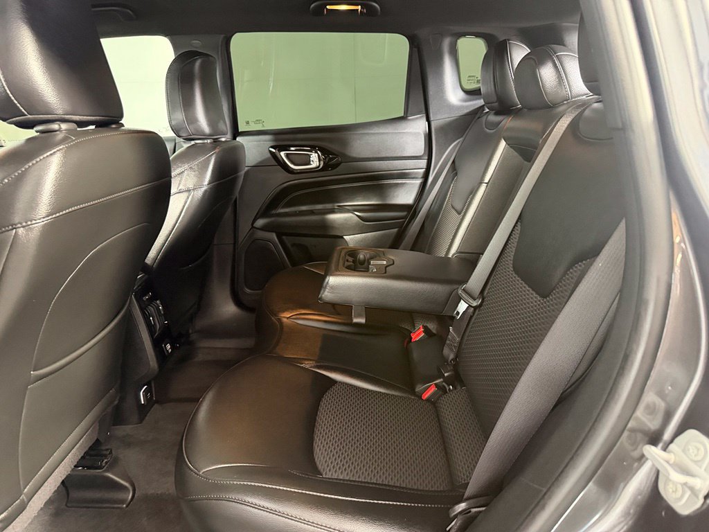 Used 2022 Jeep Compass Latitude FWD image 17