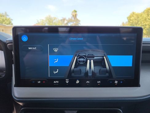Used 2025 Ford Maverick XL w/ Equipment Group 102A AWD/4WD image 16