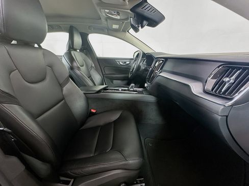 Used 2024 Volvo S60 B5 Core image 31