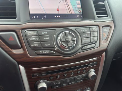 Used 2017 Nissan Pathfinder Platinum w/ Family Entertainment Package FWD image 28
