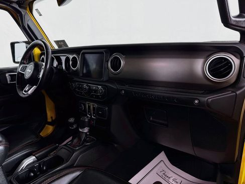 Used 2019 Jeep Wrangler Rubicon w/ Uconnect 4C Nav & Sound Group AWD/4WD image 31