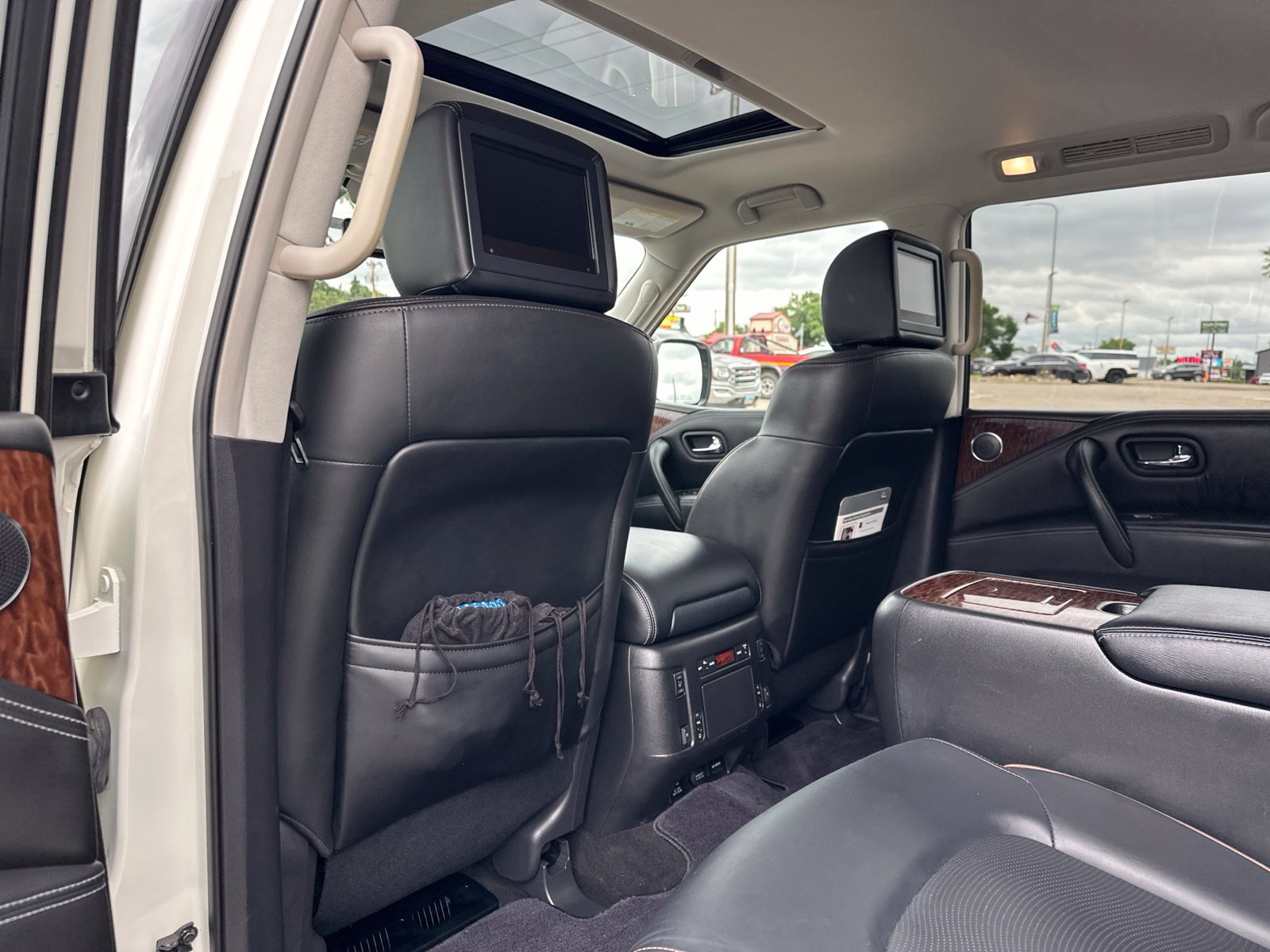 Used 2020 Nissan Armada Platinum w/ Captain's Chairs Package AWD/4WD image 20