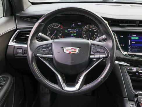 Used 2020 Cadillac XT6 Premium Luxury FWD image 11