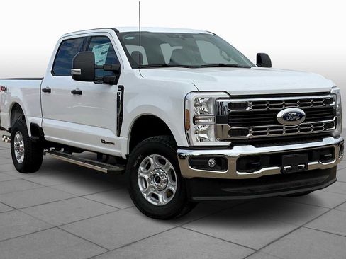 New 2026 Ford F250 XLT w/ FX4 Off-Road Package image 2