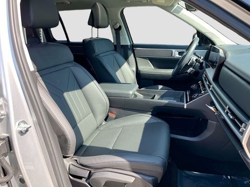 Used 2025 Hyundai Santa Fe XRT image 32