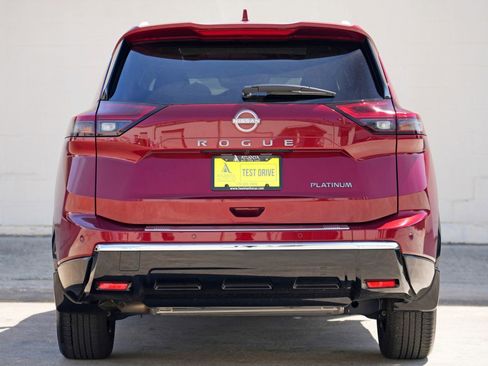 Used 2024 Nissan Rogue Platinum FWD image 10