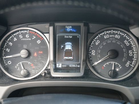 Used 2023 Toyota Tacoma TRD Off-Road image 22