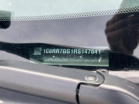 Used 2024 RAM 1500 Classic SLT image 8