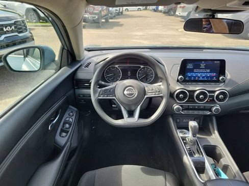 Used 2024 Nissan Sentra SV FWD image 11