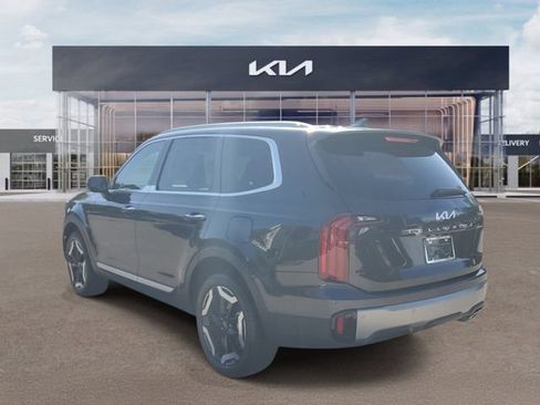 Certified 2025 Kia Telluride S FWD image 4