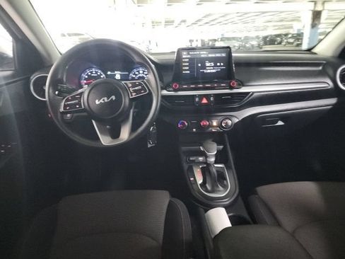 Certified 2024 Kia Forte LXS FWD image 5