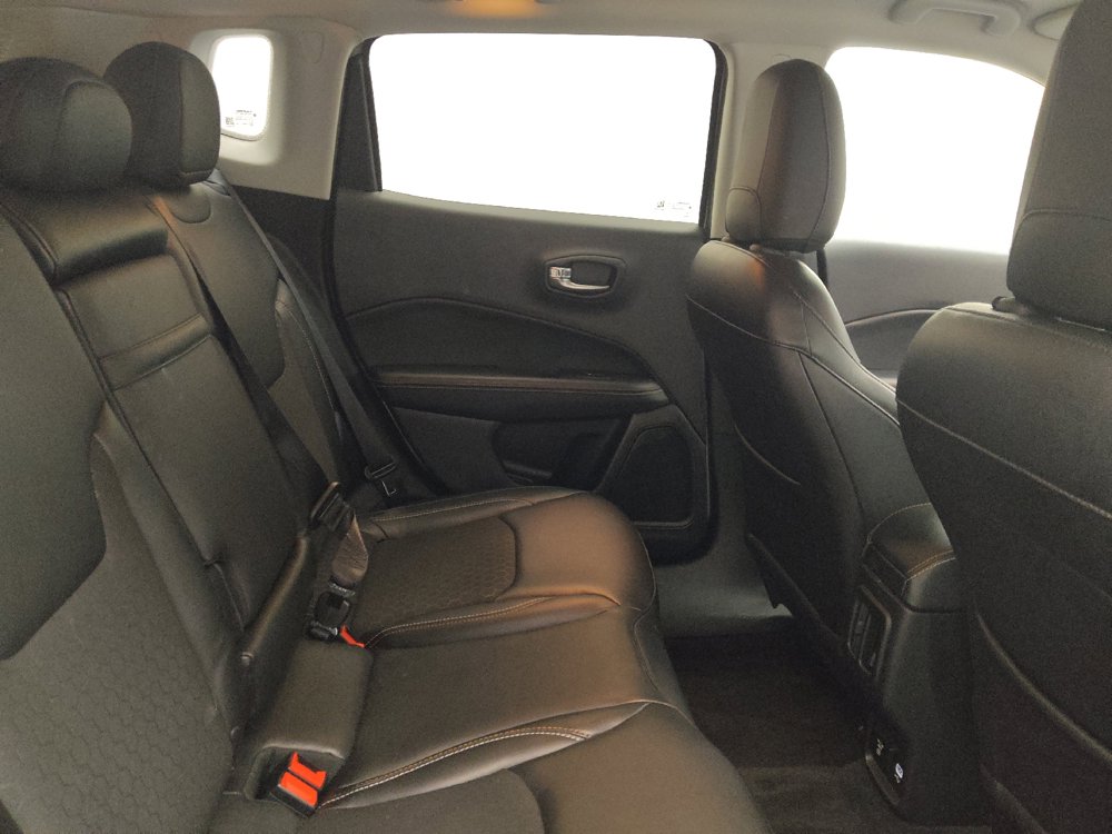 Used 2018 Jeep Compass Latitude w/ Popular Equipment Group FWD image 19
