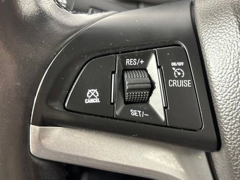 Used 2019 Chevrolet Trax LT w/ LT Convenience Package FWD image 35