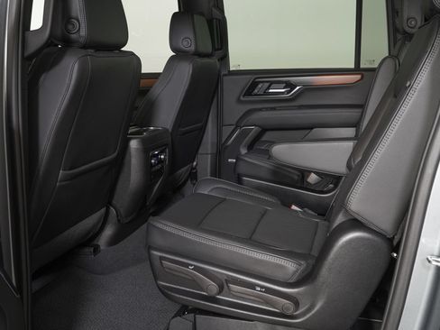 Used 2026 GMC Yukon XL Denali w/ Sun & Power Step Package AWD/4WD image 14