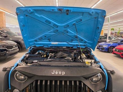 Used 2017 Jeep Wrangler Sport w/ Quick Order Package 24S AWD/4WD image 32