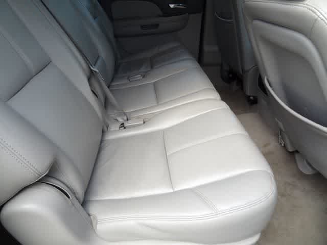 Used 2014 Chevrolet Suburban LT RWD image 12