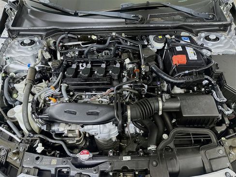 Used 2022 Honda Civic Sport Touring image 9