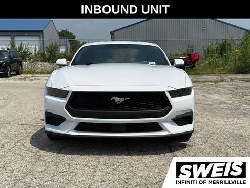 Used 2025 Ford Mustang Premium RWD image 3