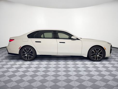 Used 2026 BMW 740i RWD image 8