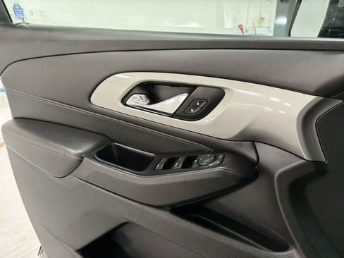 Used 2020 Chevrolet Traverse LT FWD image 24