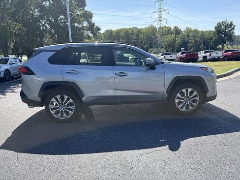 Used 2021 Toyota RAV4 XLE Premium FWD image 6