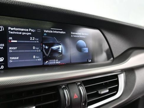 Used 2022 Alfa Romeo Stelvio Veloce image 18