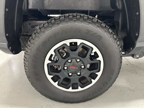 Used 2025 Toyota Tacoma TRD Off-Road AWD/4WD image 65
