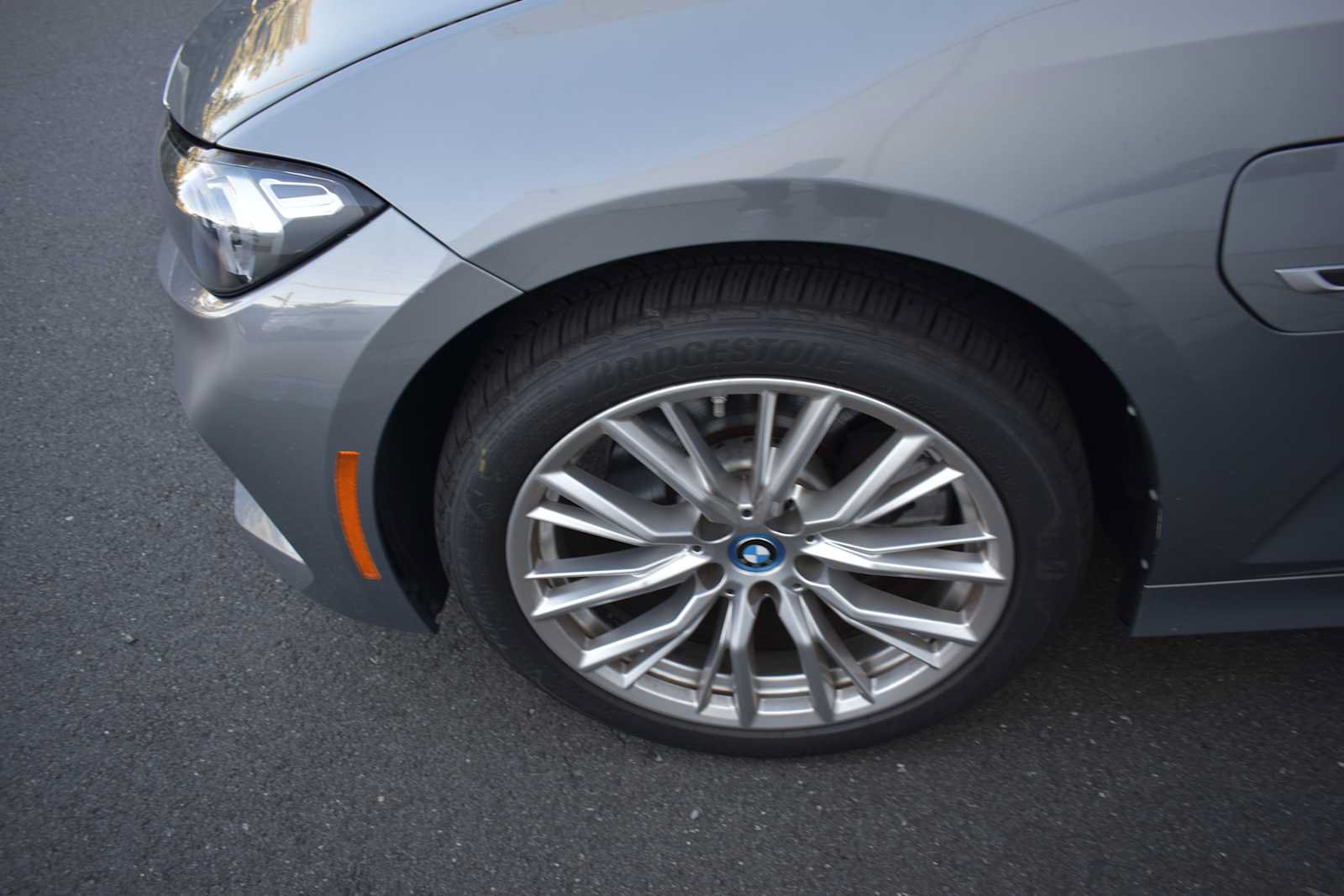 Used 2023 BMW 330e xDrive w/ Premium Package AWD/4WD image 24