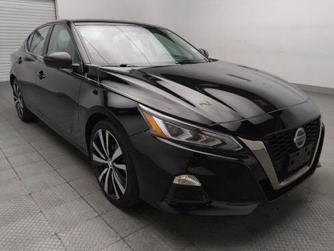 Used 2019 Nissan Altima 2.5 SR FWD image 13